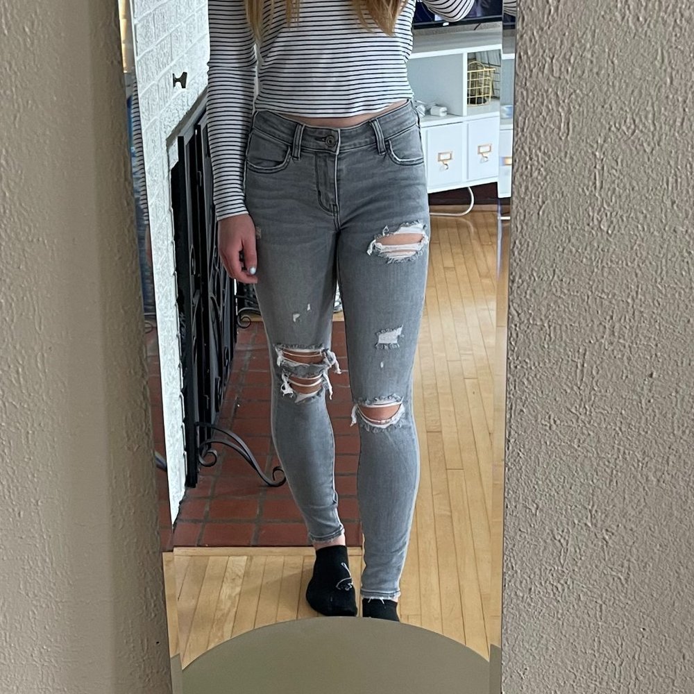 Women's AE Gray Ripped Jegging Jeans